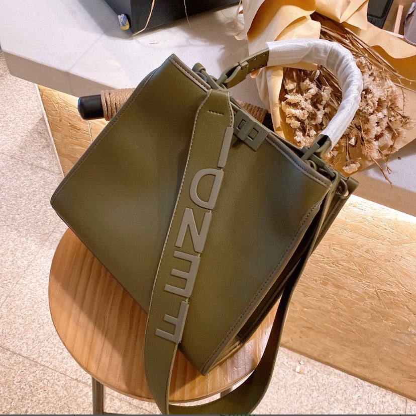 Fendi woman Totes