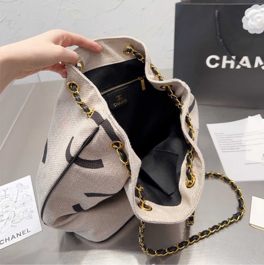 Big C’s Chanel woman shoulder handbag