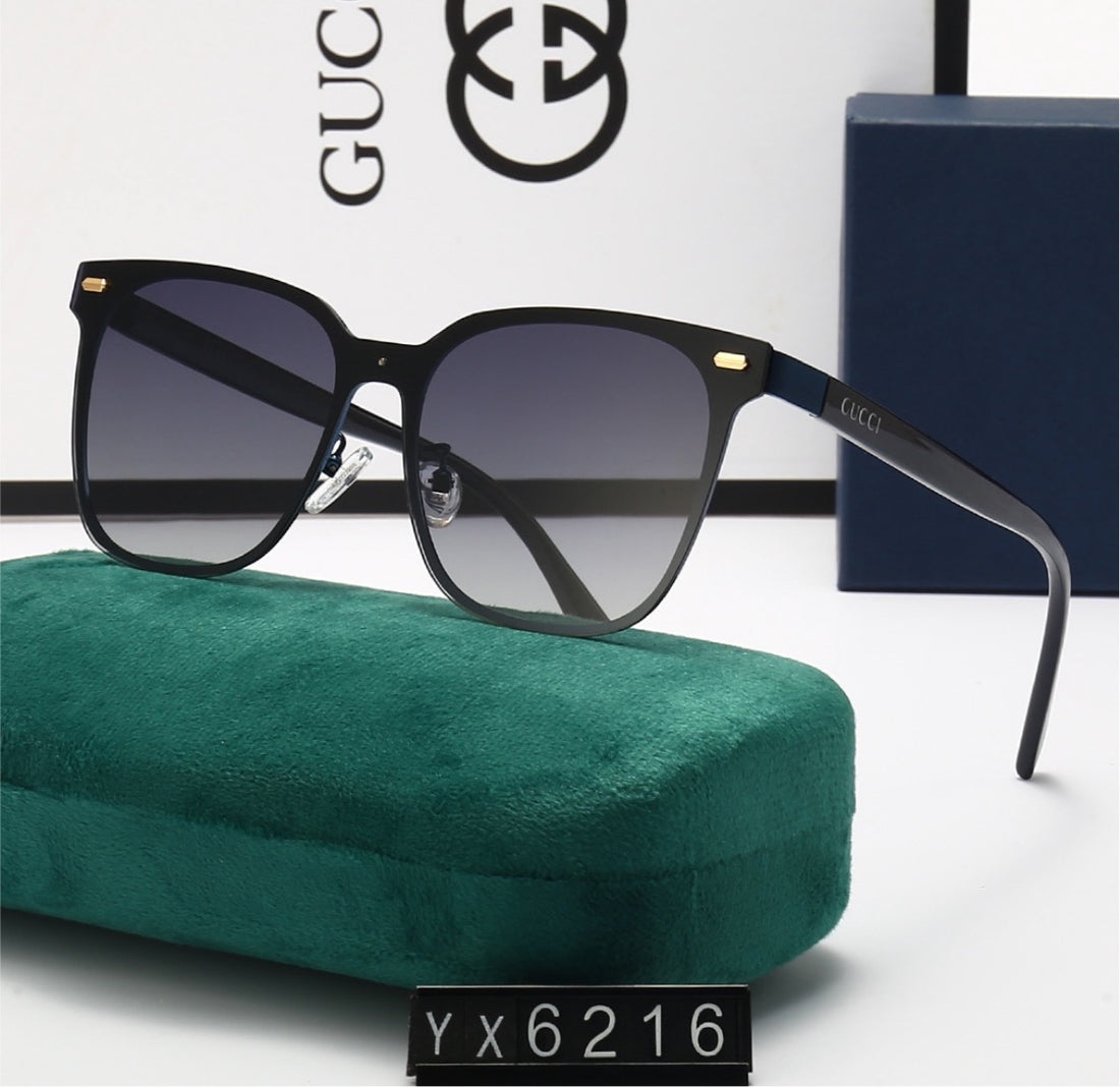 Woman Gucci new sunglasses