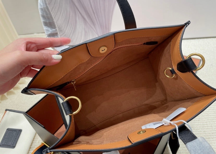 COACH  Tote ladies Handbag