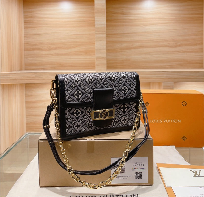 LV crossbody / shoulder handbag