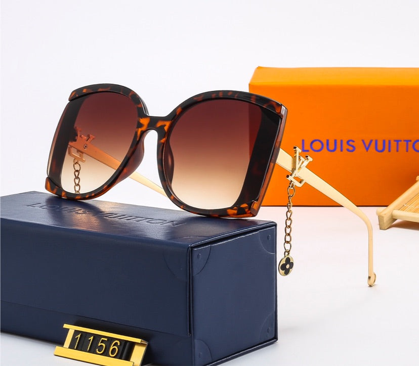 LV woman sunglasses