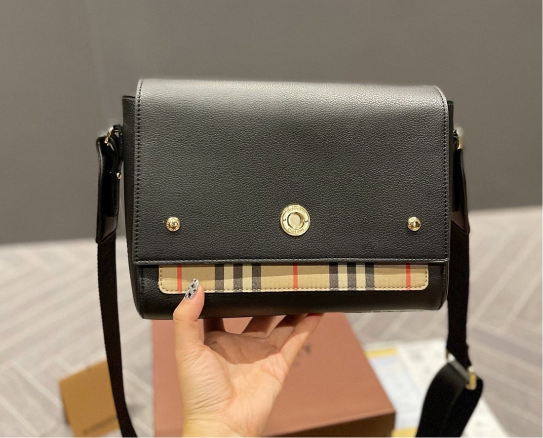 Burberry woman shoulder handbag