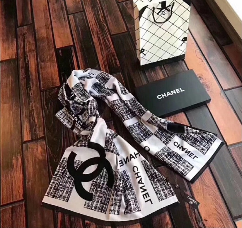 Chanel black / white scarf