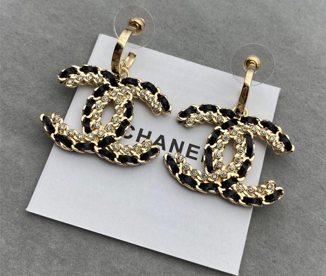 Chanel woman new earring