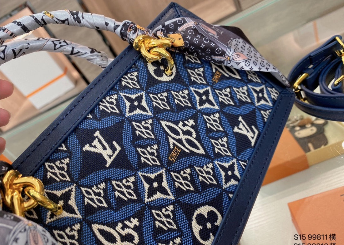 New woman LV handbag 2 sizes