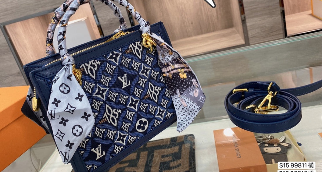 New woman LV handbag 2 sizes