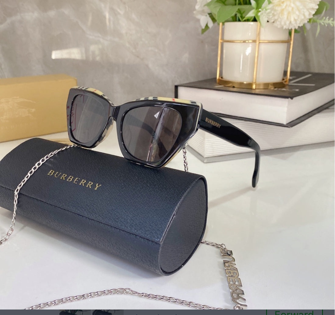 New Burberry woman sunglasses