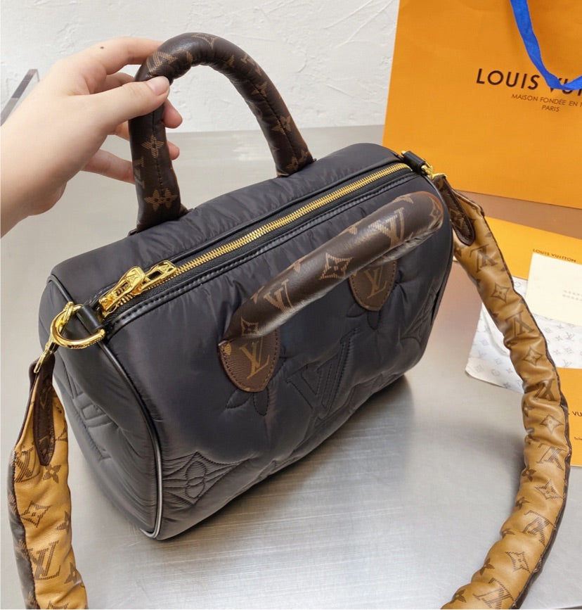 Woman LV handbag