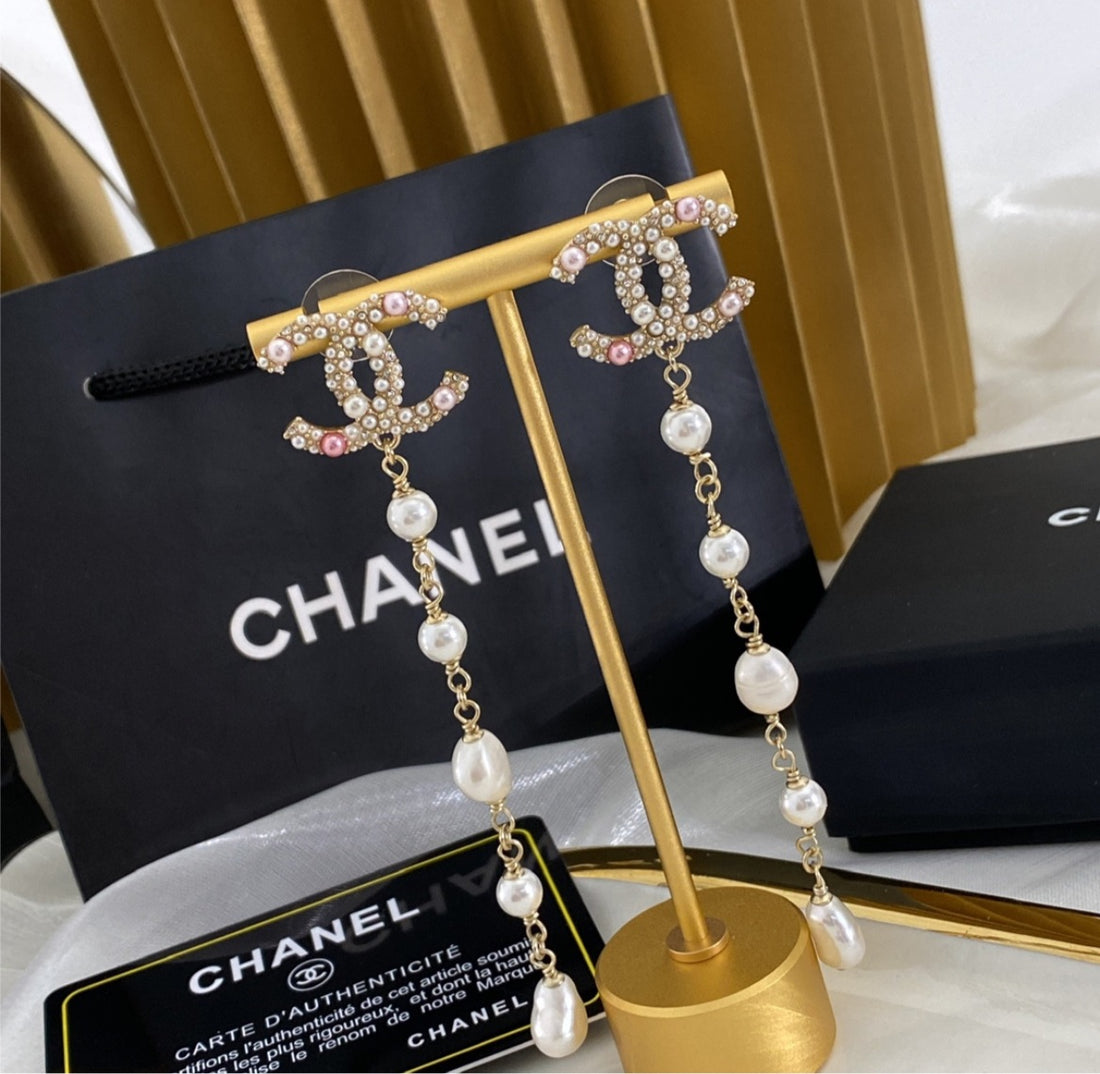 Chanel long earring