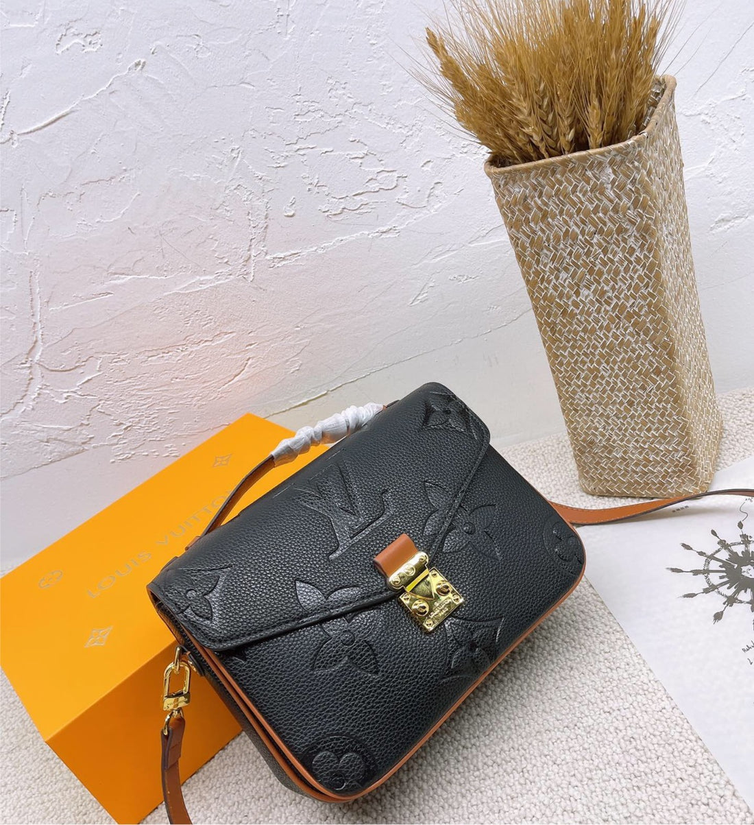 New LV woman shoulder handbag