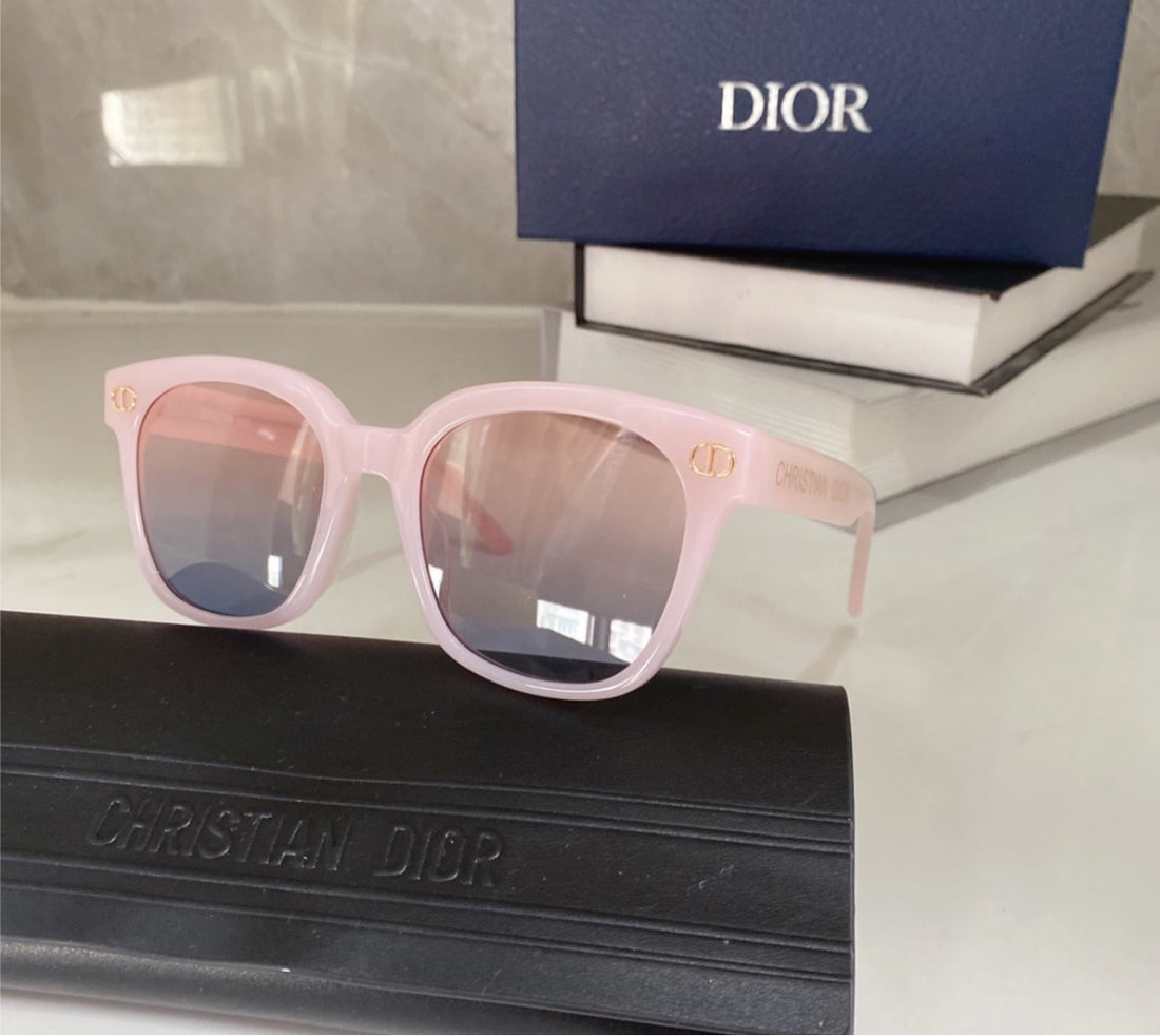New woman Dior sunglasses