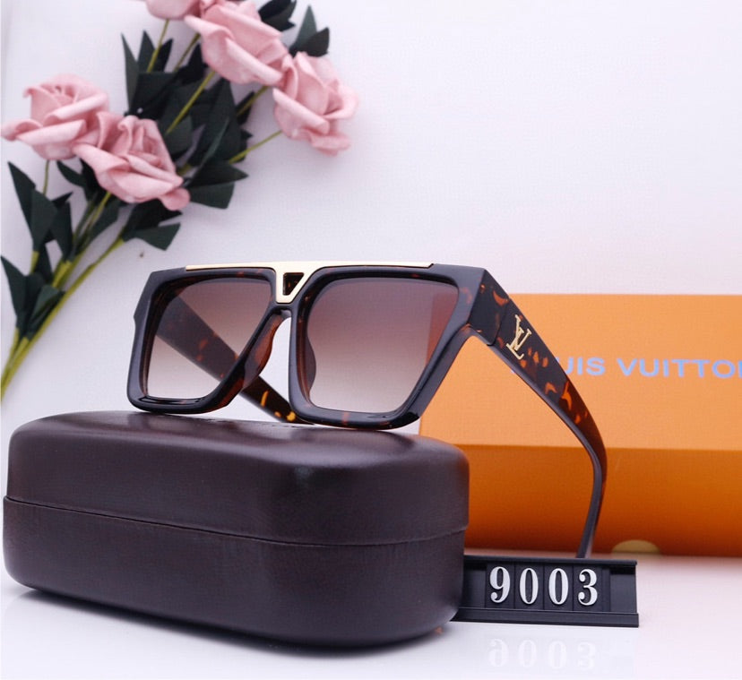 LV woman sunglasses