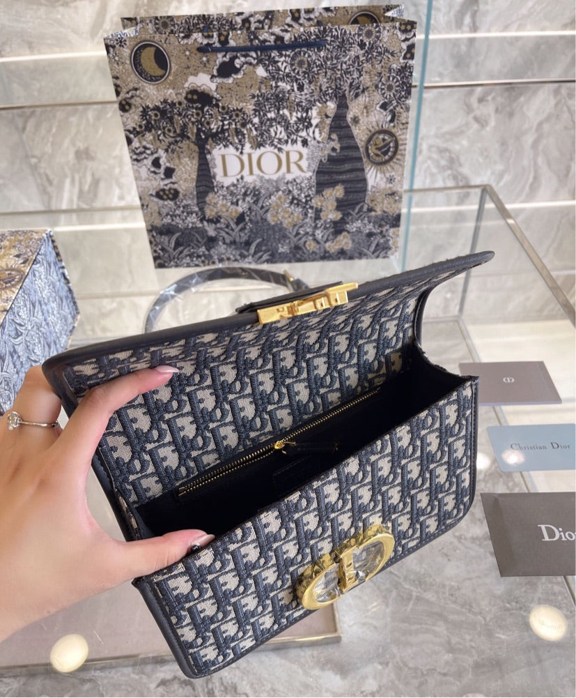 Dior woman shoulder /crossbody