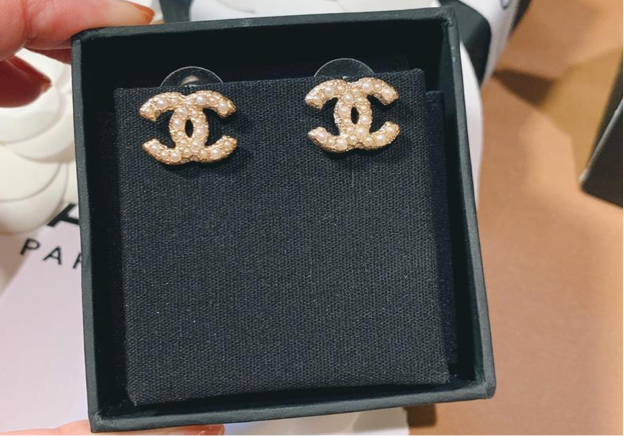 Classic CC stud Earrings