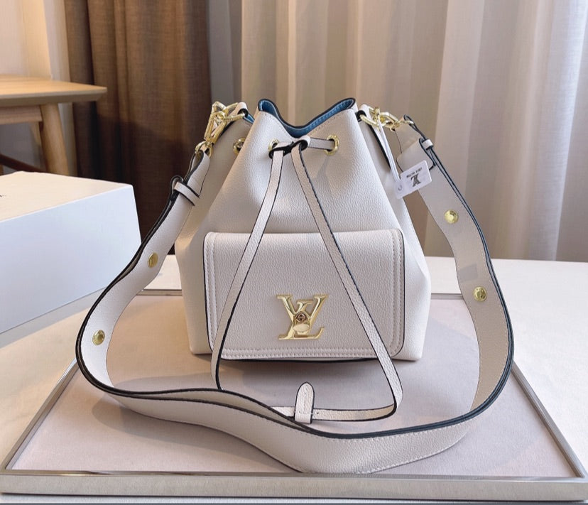 LV lockme Black leather Handbag