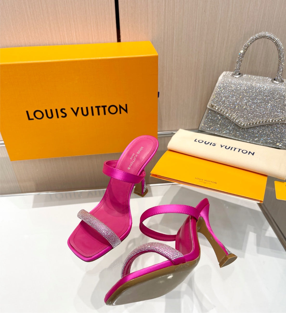 New pink Louis Vuitton woman heel