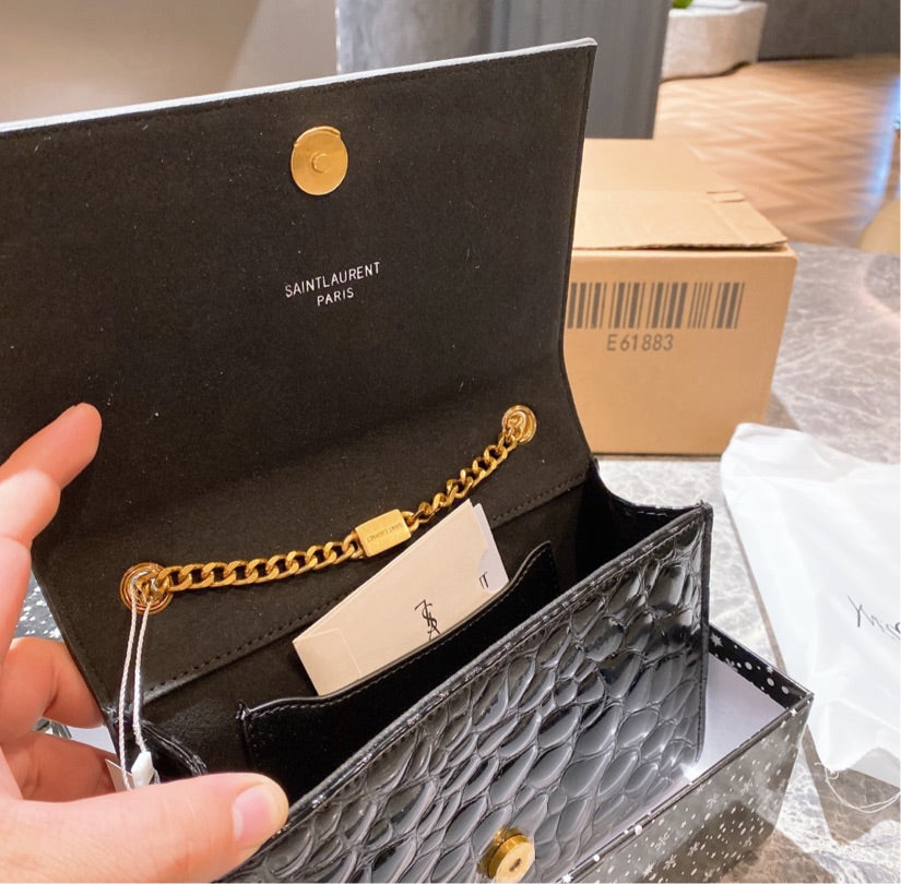New woman YSL black/gold shoulder handbag