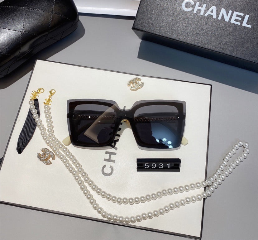 Chanel woman sunglasses