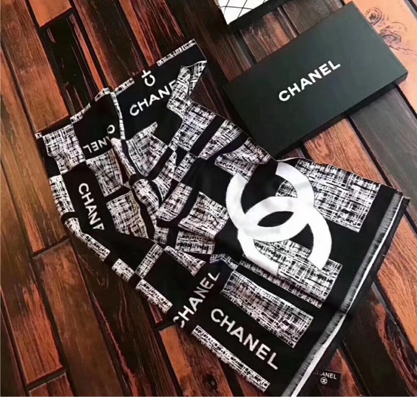 Chanel black / white scarf