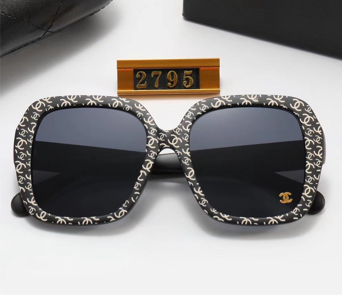 New Chanel woman sunglasses