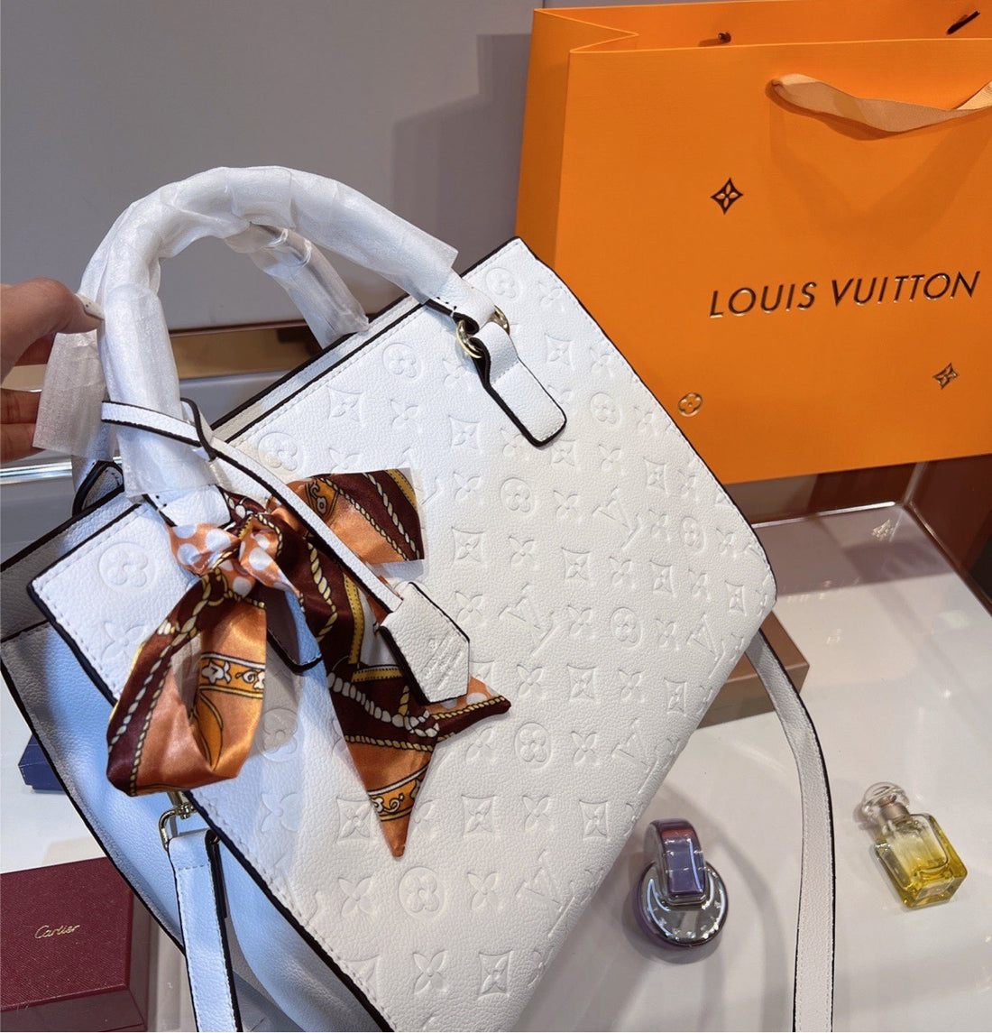 New white LV a woman shoulder handbag