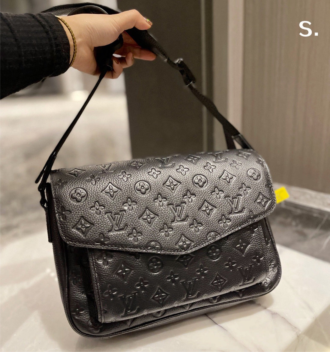 Everyday LV woman shoulder handbag