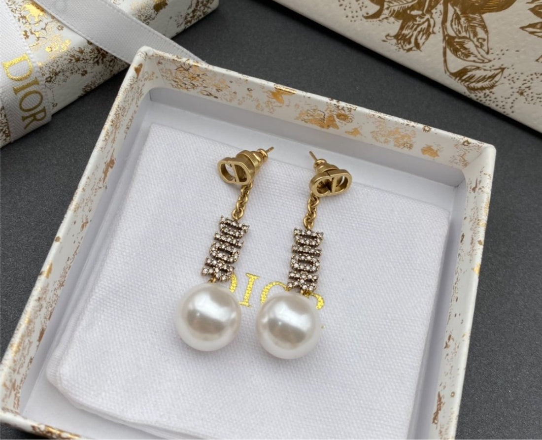 New Dior woman earring