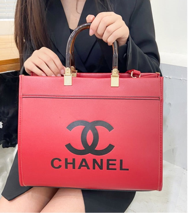 Chanel woman Tote