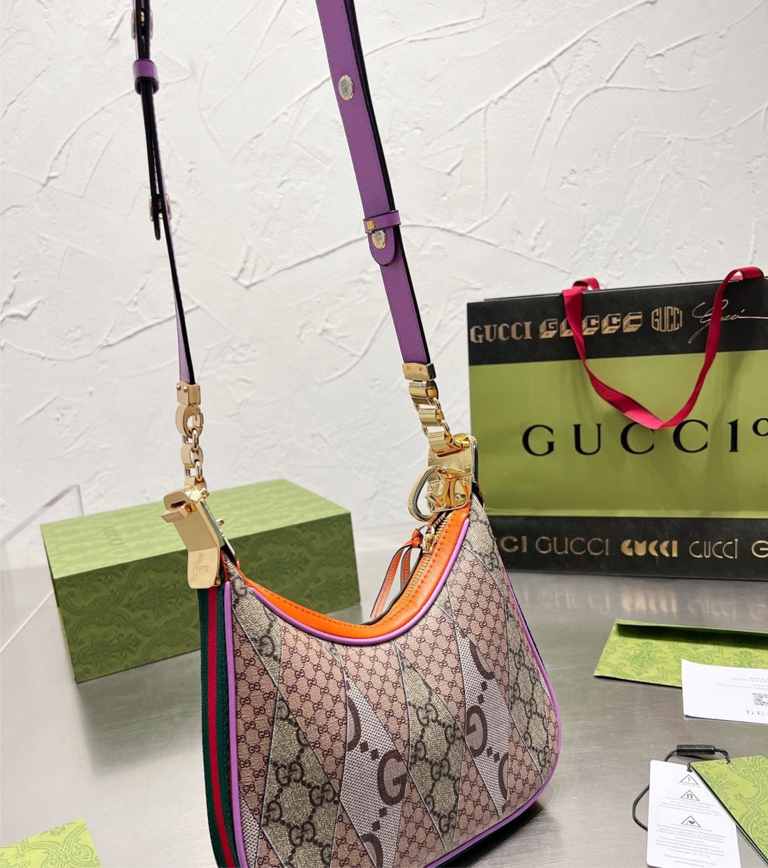 New Woman Gucci shoulder bag