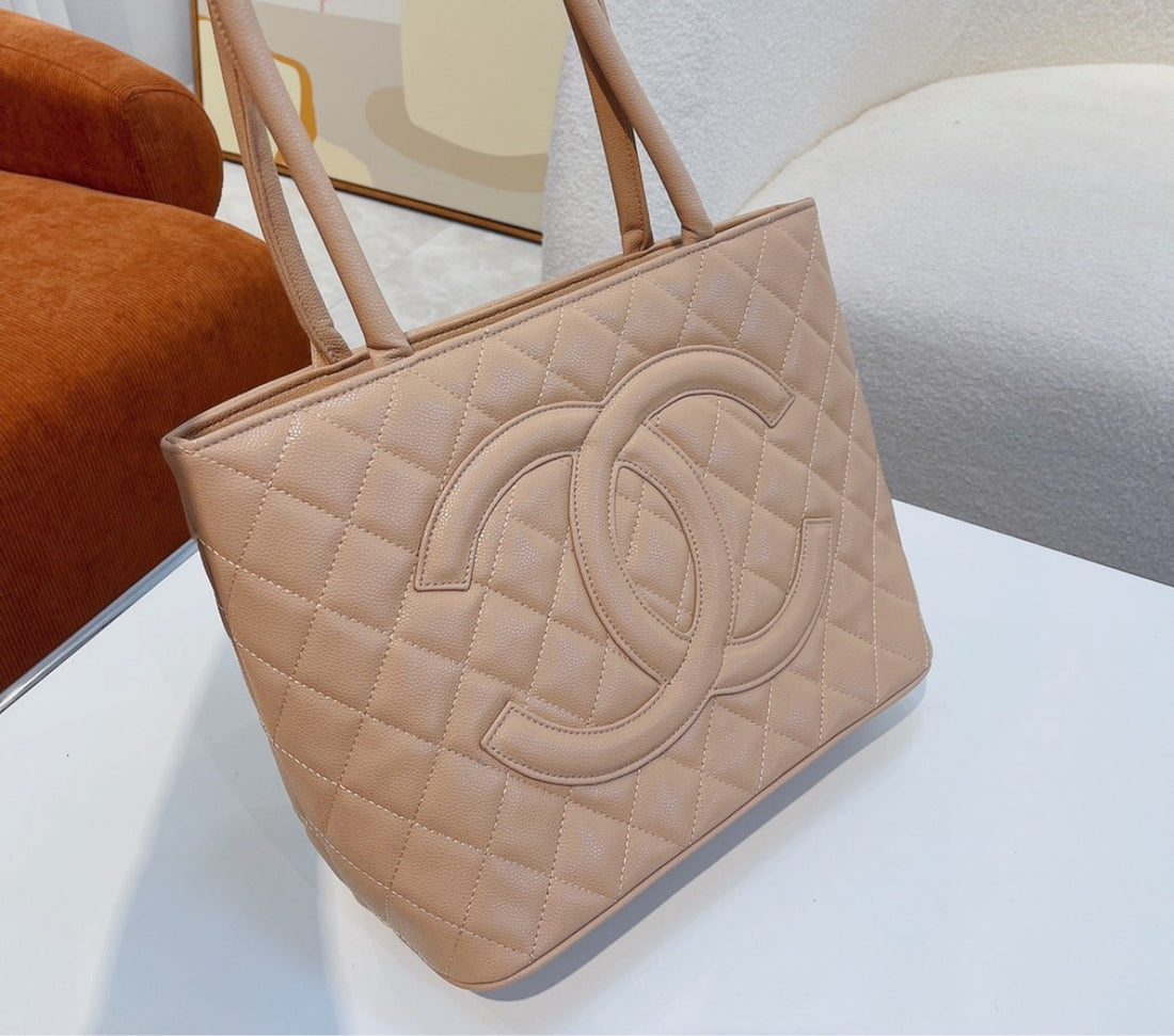 Woman Chanel handbag
