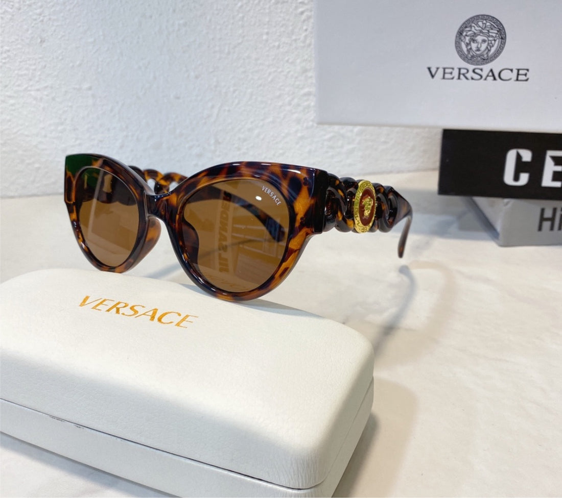 Woman Versace sunglasses