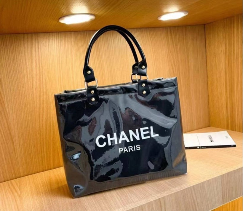 Woman shoulder handbags