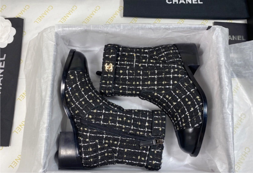 Chanel woman Boots