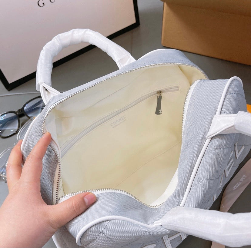 Casual grey Chanel ladies handbag