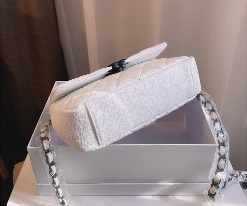 Chanel ladies shoulder handbag