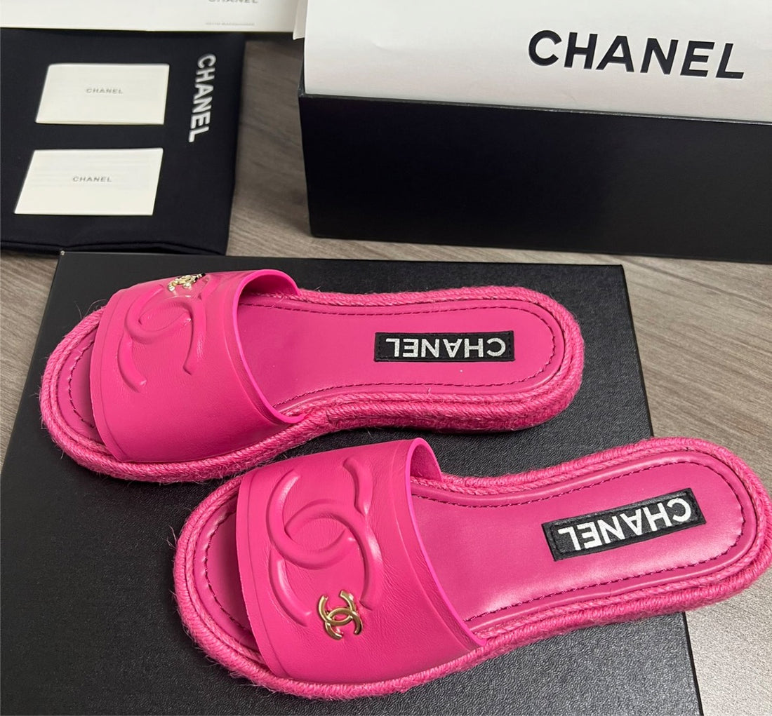 Deep pink new Chanel woman sandal