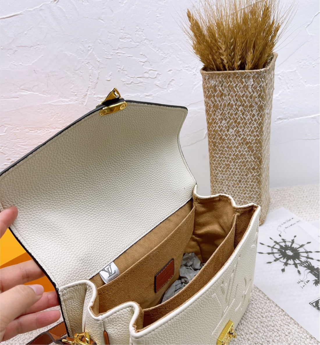 New LV woman shoulder handbag