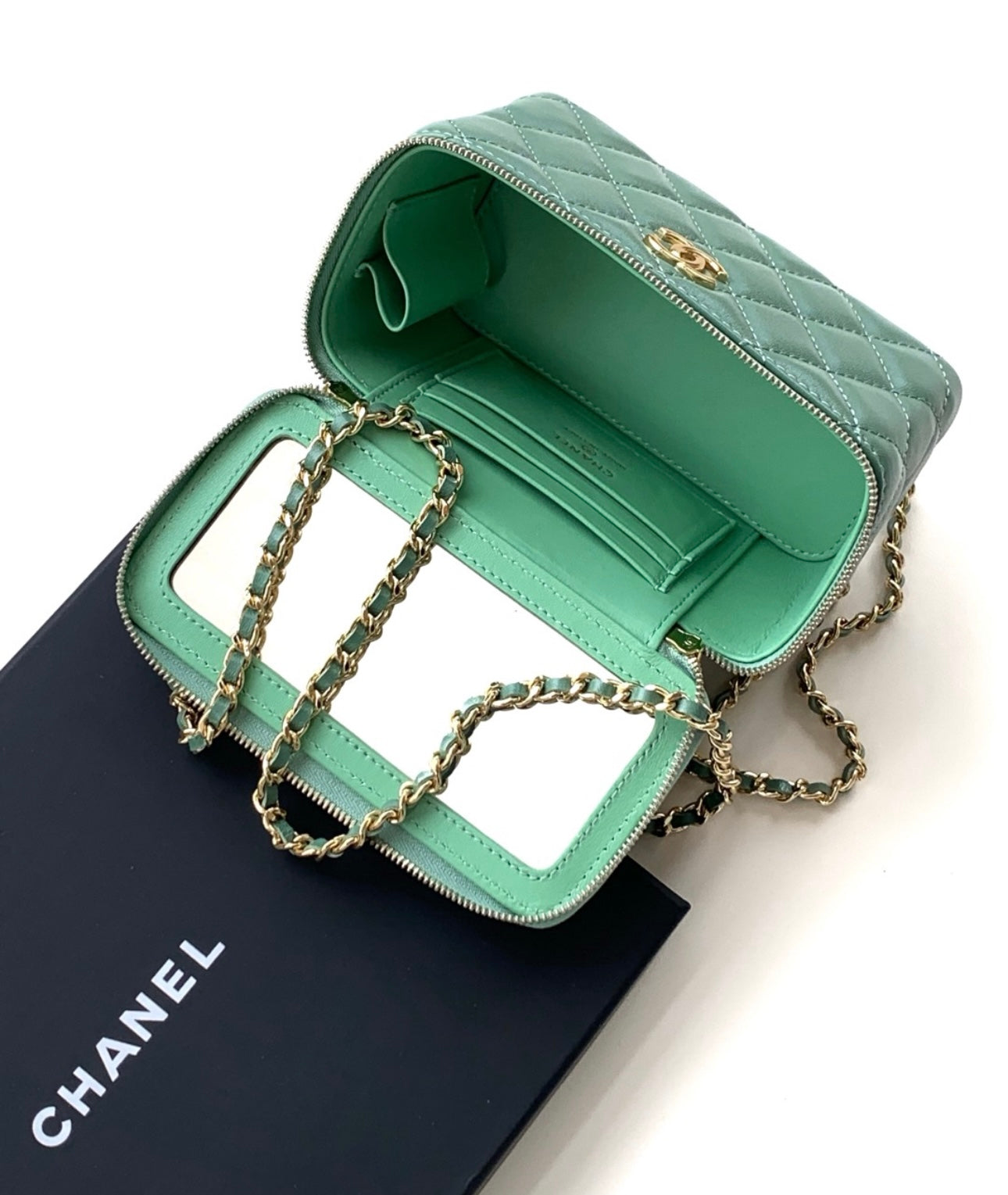 Leather green Chanel handbag