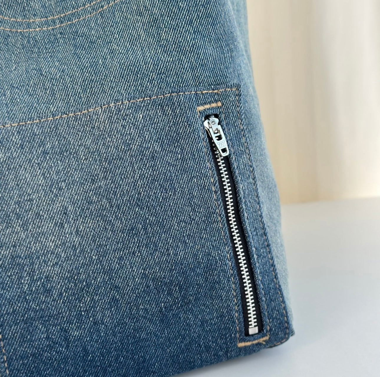 Marc Jacob woman shoulder handbag