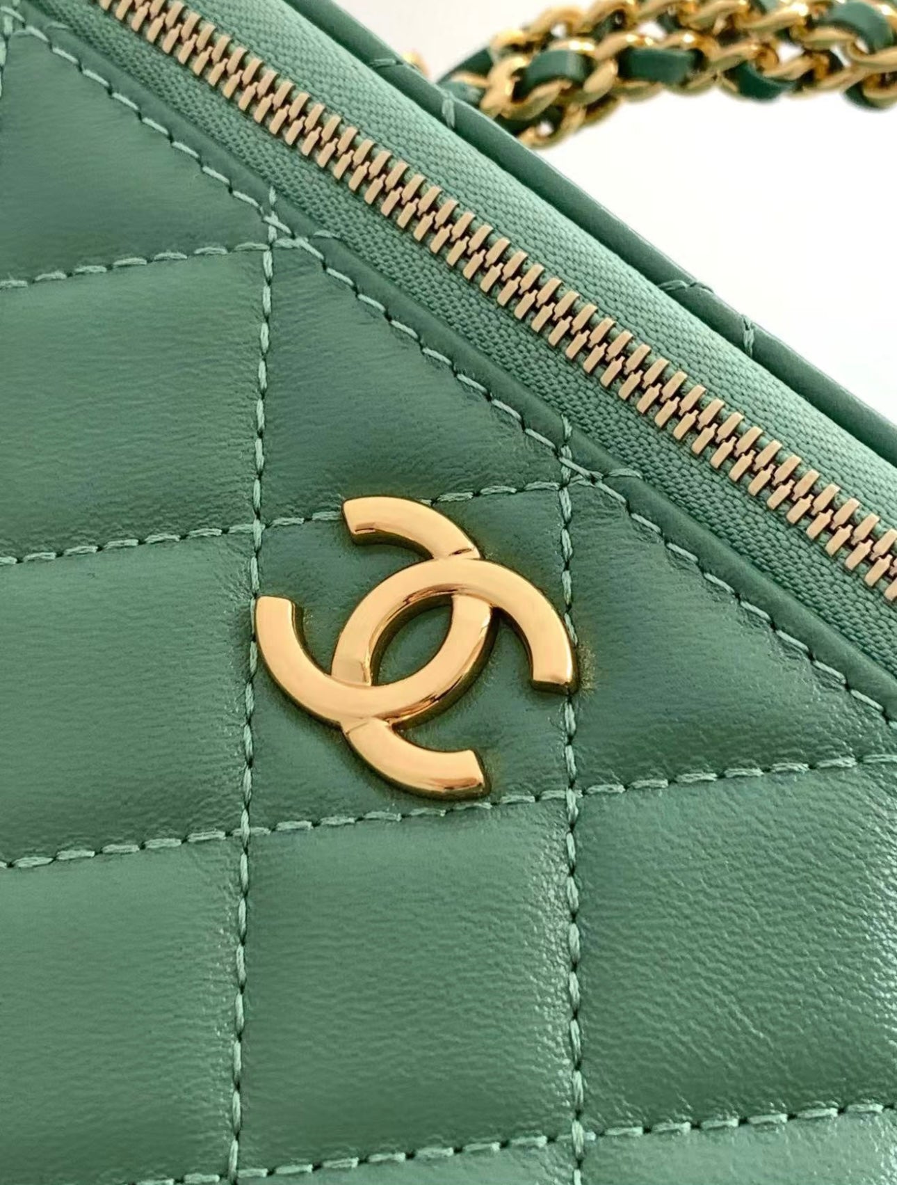 Leather green Chanel handbag