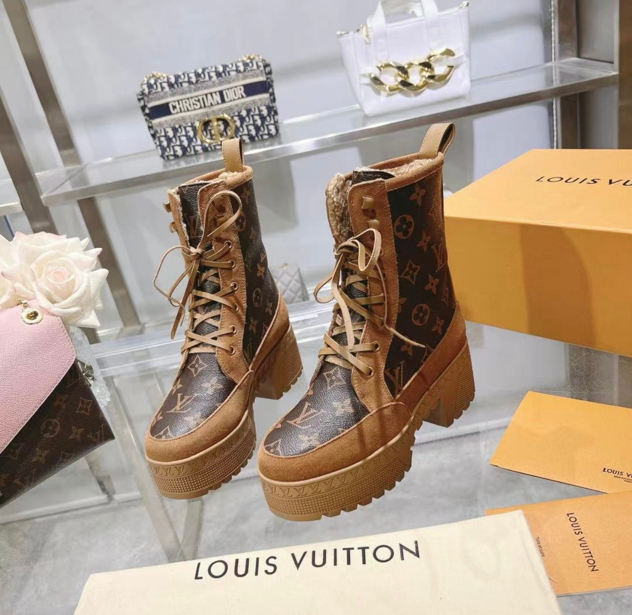 New LV woman Boots