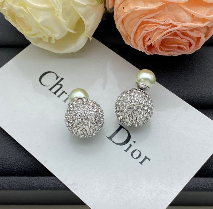 Woman new Dior earrings