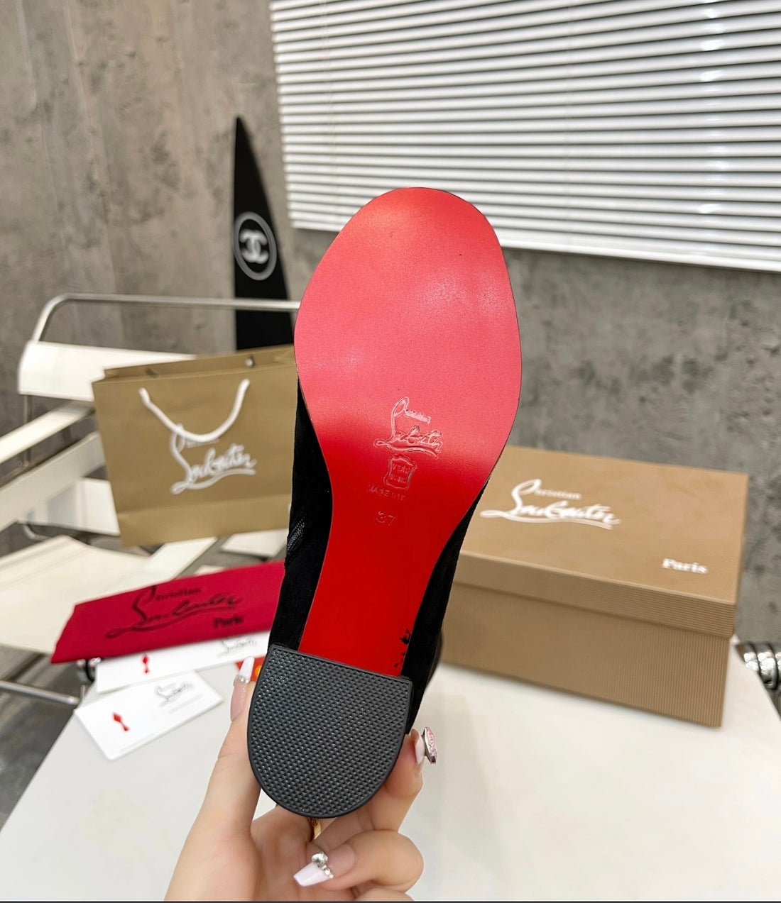 Red bottom woman Boots