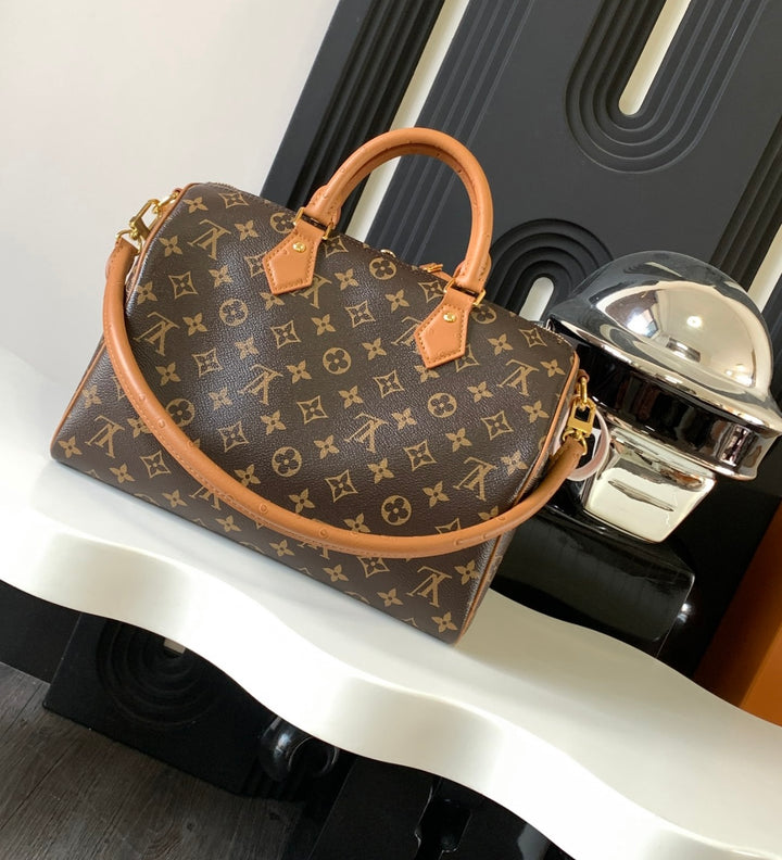 LV woman handbag