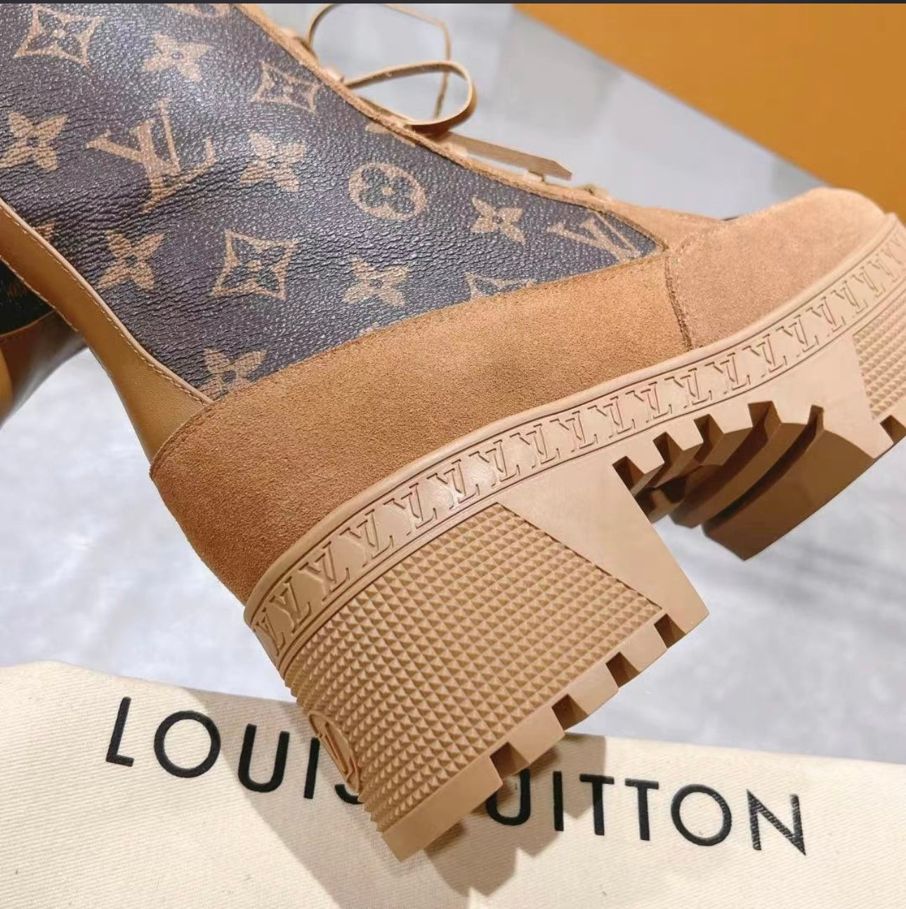 New LV woman Boots
