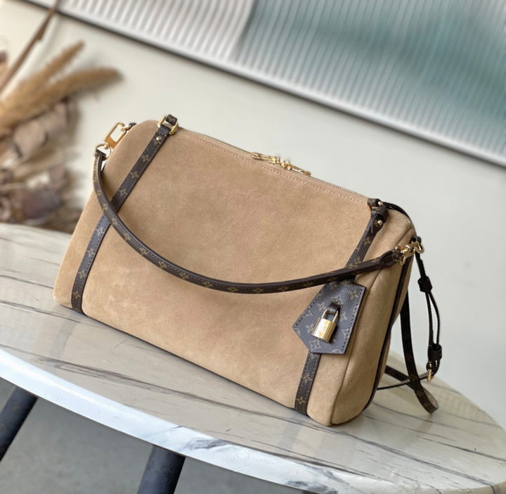 New woman LV shoulder handbag