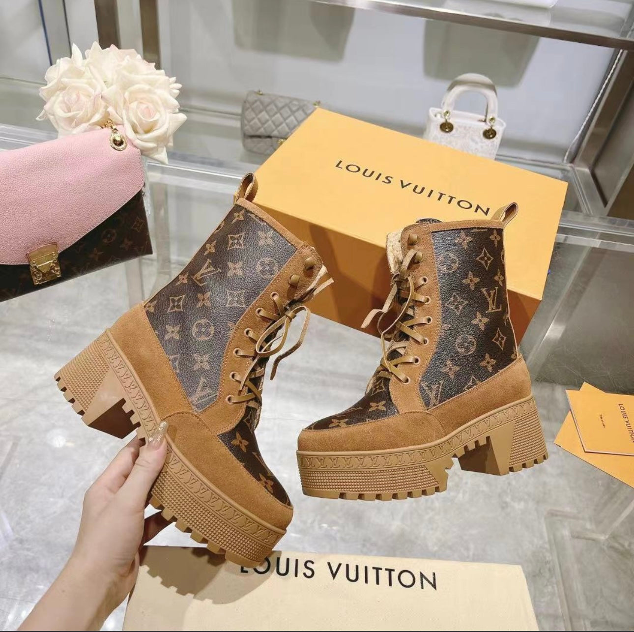 New LV woman Boots