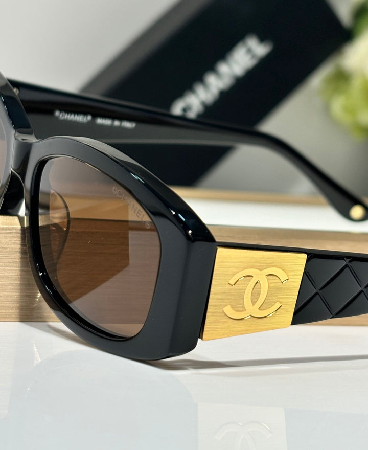 New Chanel woman eyewear