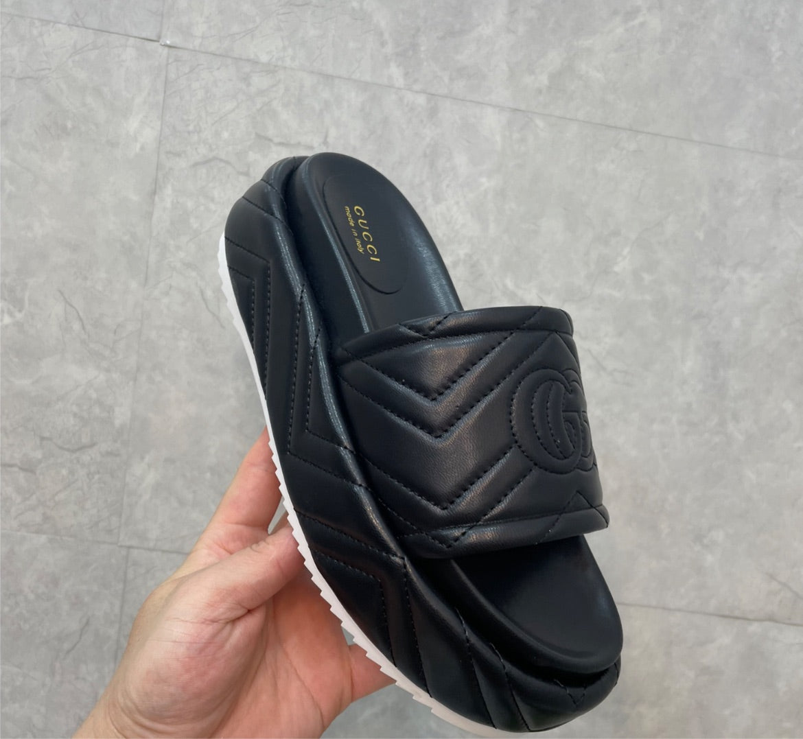 Soft leather Gucci slide sandal